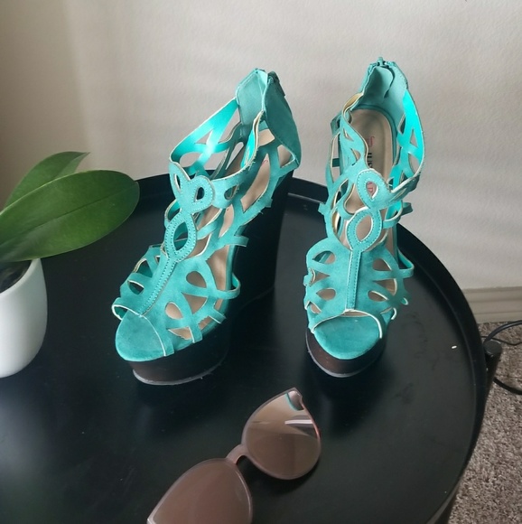 5 Inch JustFab Turquoise/Brown Wedges - Picture 2 of 5